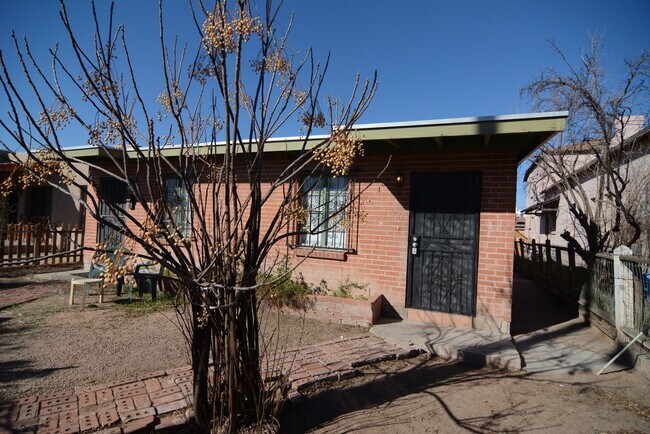 Photo - Charming 1 Bedroom  1 Bath Duplex! South Tucson Location!