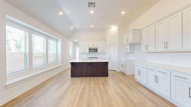 Photo - 570 Sand Branch Dr