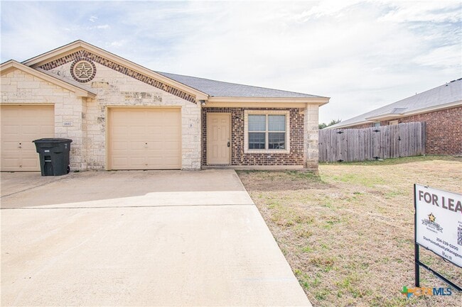 Building Photo - 4602 Cambridge Dr