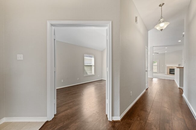 Photo - 1014 Cavern Brook Ln