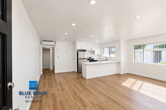 Building Photo - 11731 Kittridge St Unit 11