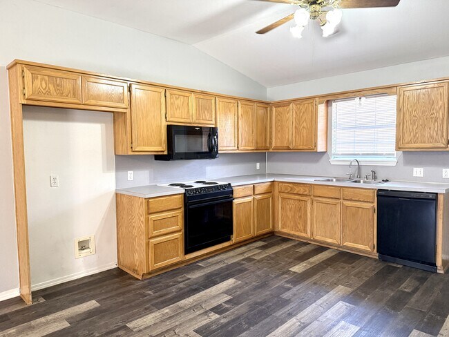 Photo - 2412 Cimmaron Dr