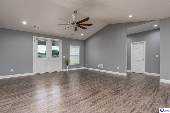 Photo - 306 Turner Ct