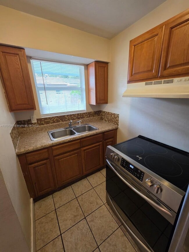 Photo - 1816 SW 11th Ct Apartment Unit 3