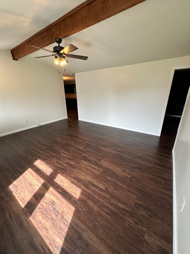 Photo - 413 W Elm St