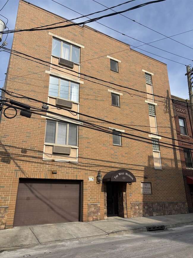 Photo - 528 52nd St Unit 202