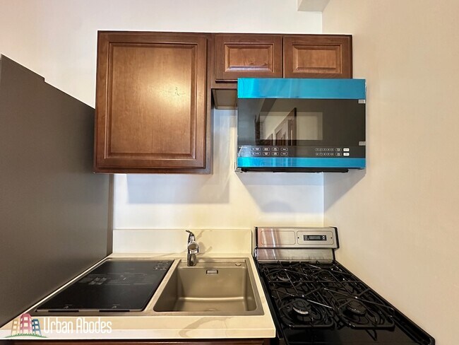 Photo - 1435 N Bosworth Ave Unit 1C