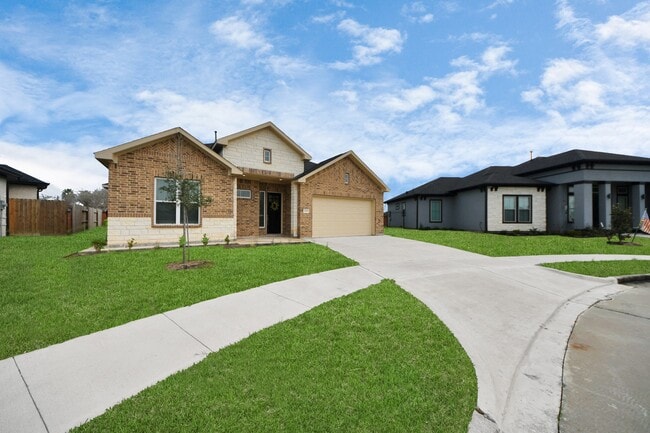 Photo - 2003 Marthoman Drive