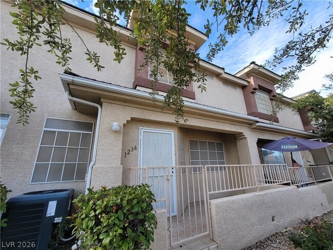 1236 Dusty Creek St