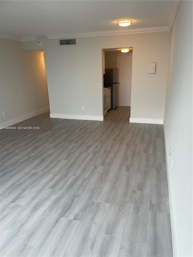 Building Photo - 2075 NE 164th St Unit 805