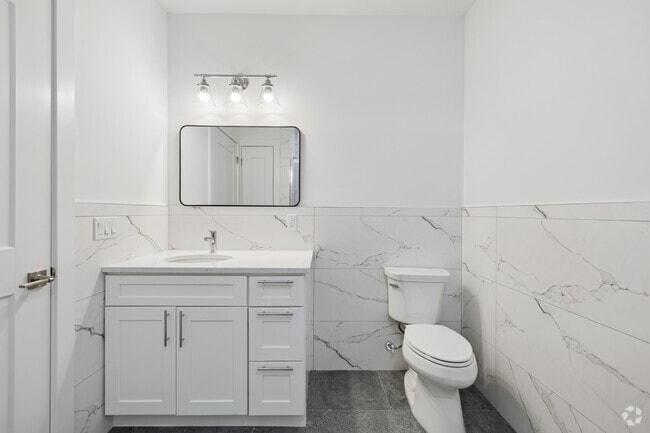 1BR, 1BA w/Den - 1,162SF - Bathroom