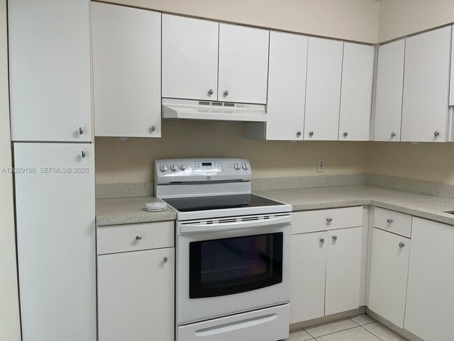 Photo - 5161 Collins Ave Unit 909