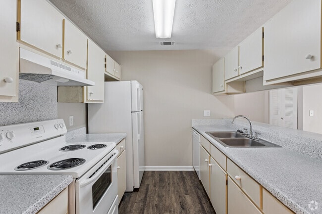 1BR, 1BA - 800SF - Kitchen