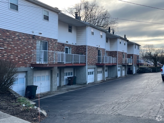 Building Photo - 1715 Ebenezer Rd Unit Country Green Rental