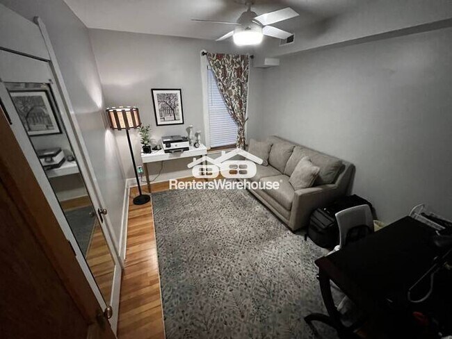 Photo - Available June 1st - 2 Bedroom 1 bath top floor condo in Saint Paul! Unit D