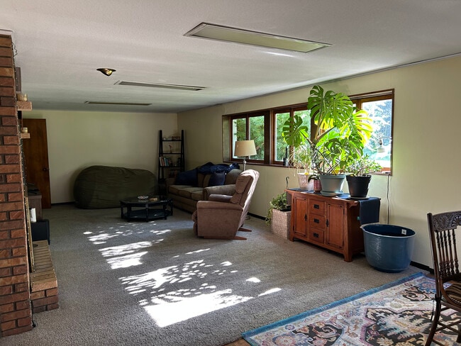 Photo - 3080 Perrot Ave S