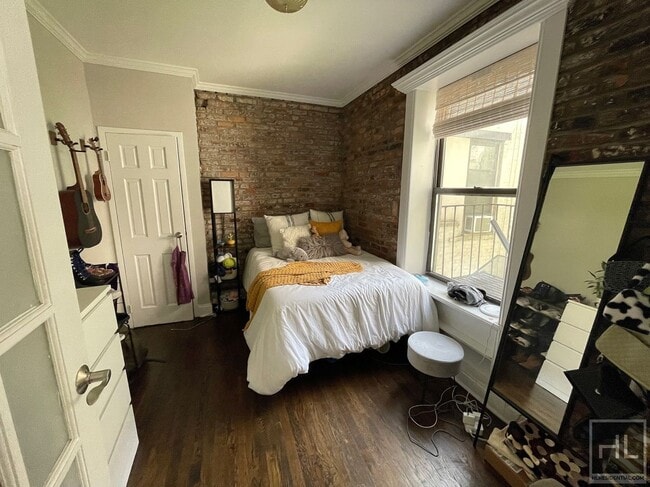 Building Photo - East 13th Street