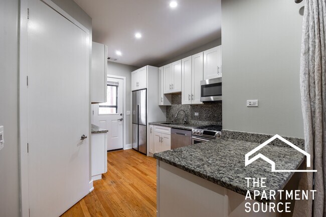 Photo - 3716 W Belmont Ave Unit 2E