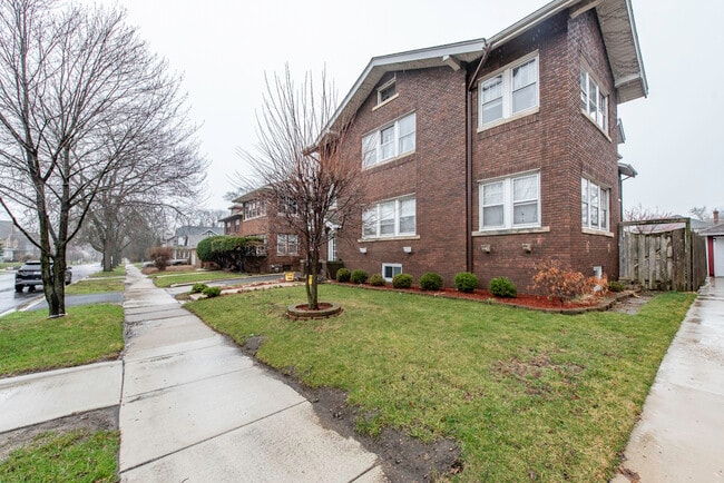 Photo - 415 W Ridgeland Ave