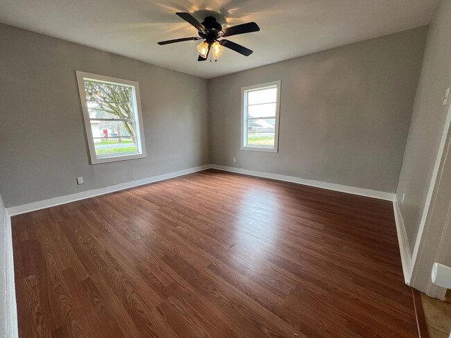 Photo - 142 Mimosa Pl Unit Main