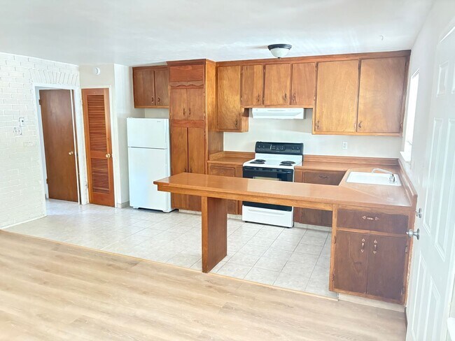 Building Photo - 769 Modesto Ave Unit 3