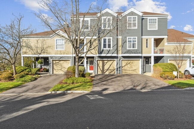 Building Photo - 155 Northfield Rd