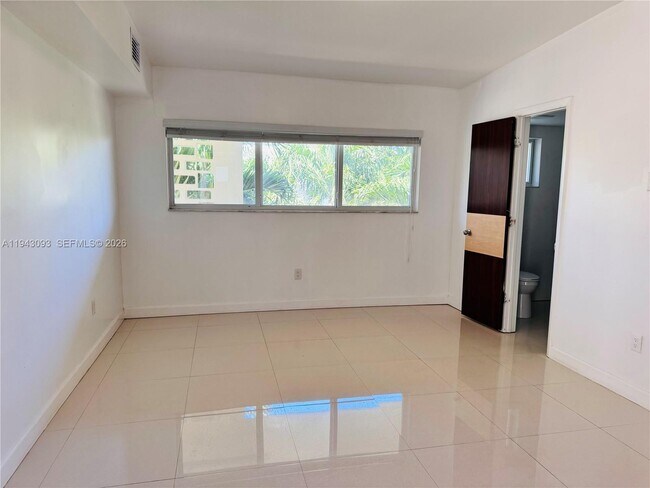 Photo - 1035 94th St