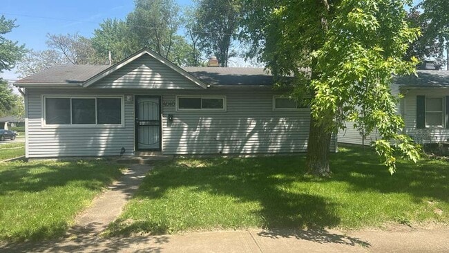 Building Photo - 4040 W 23rd Ave
