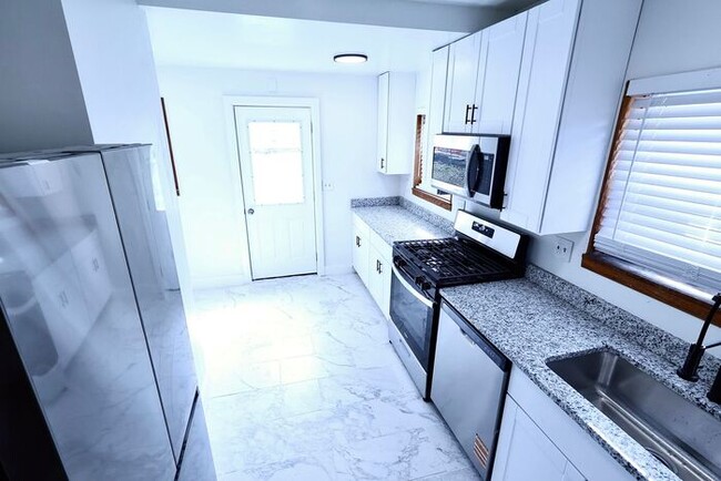 Photo - 450 Stanton Ave