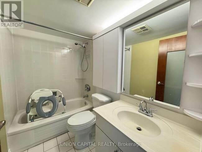 Photo - 300 Alton Towers Cir Unité 1204