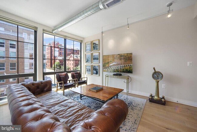 Photo - 301 H St NE Unidad 305