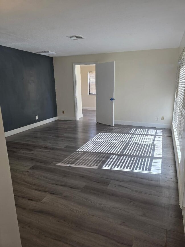 Photo - 91 NE 2nd Ave