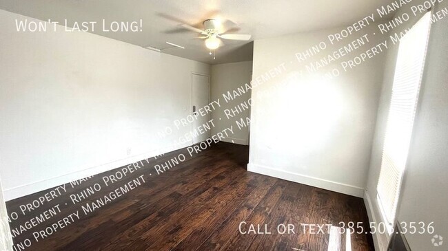 Building Photo - 1 Bedroom plus Den/1 Bathroom Apartment in... Unit 4