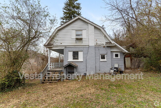 Building Photo - 71 Hillside St Unit Upper Rental