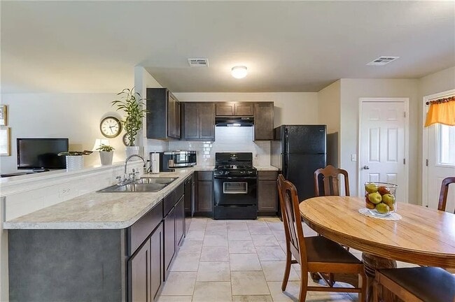 Photo - 10120 Sussex Pl
