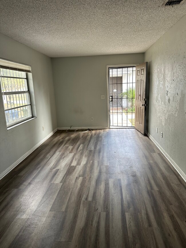 Building Photo - 1701 W Cherry St Unit A