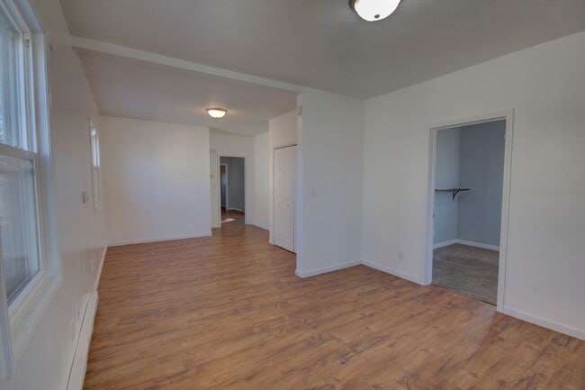 123 3rd St Unit House