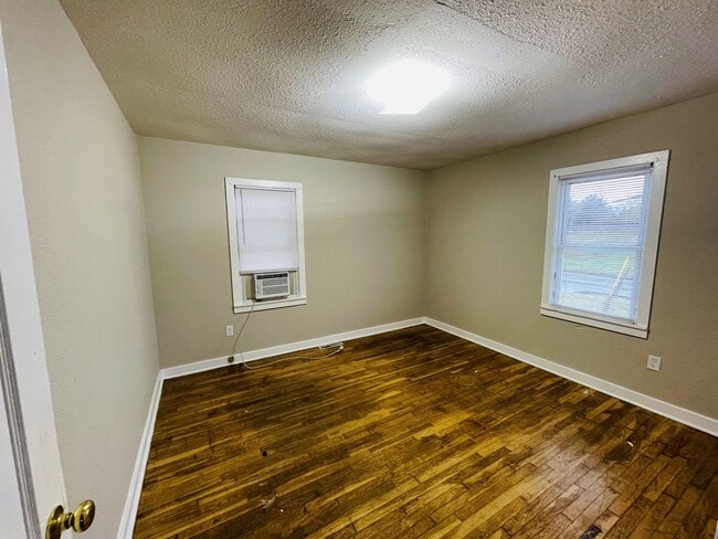 Photo - Fall 2024 remodel! Brand new cabinets, countertops, vanity etc!