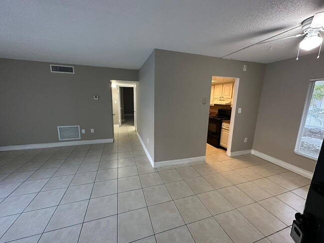 Photo - 1830 Maravilla Ave Unit .