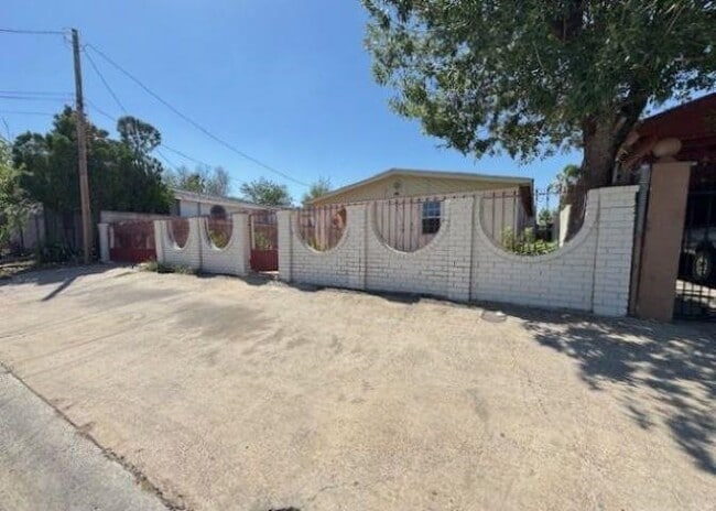 Photo - 2909 Bismark St