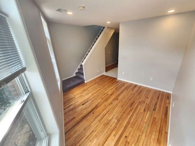 Building Photo - 930 E Passyunk Ave Unit 3