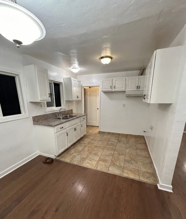 Cocina - 3521 3/4 10th Ave