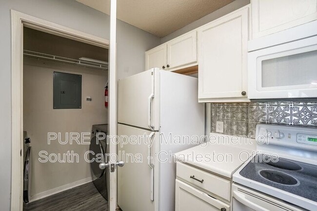 Photo - 2011 N Hwy 17