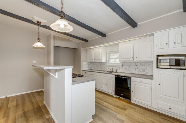 Photo - Beautiful Home in Kingman Available For Rent or Rent to Own located on Nearly 1 Acre!