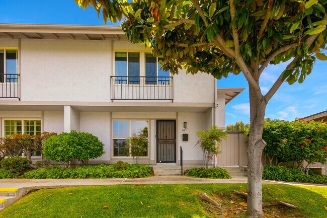 Stunning townhouse in La Jolla / North UTC area