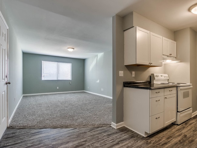 10 West Apartments