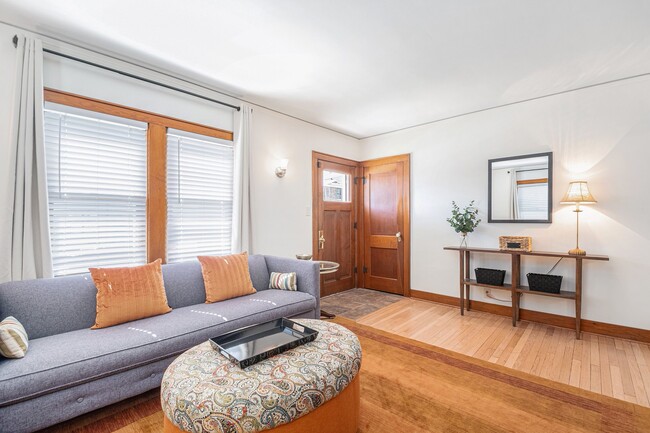 Photo - 206 Academy St