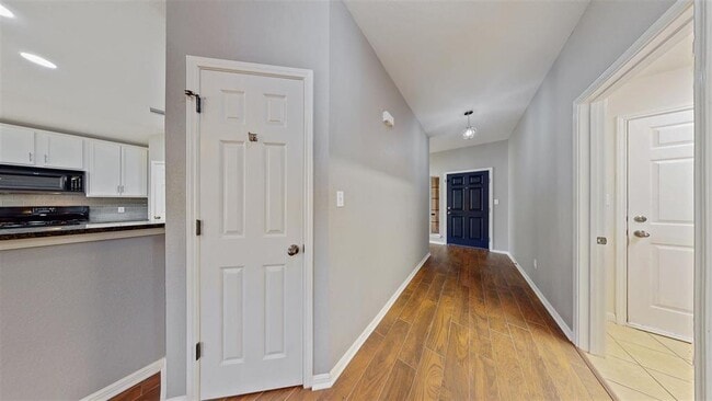 Photo - 221 Creek Ridge Ln