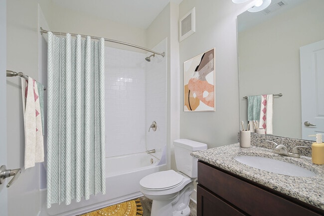 2 BR, 2 BA - 1,073SF