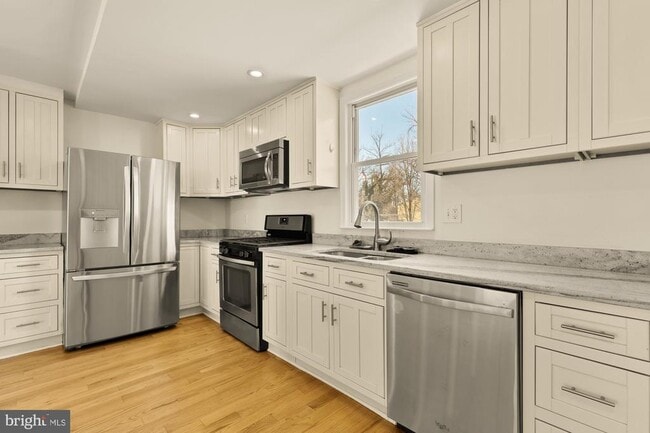 Photo - 4606 40th St